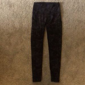 Black camo size small leggings, never worn